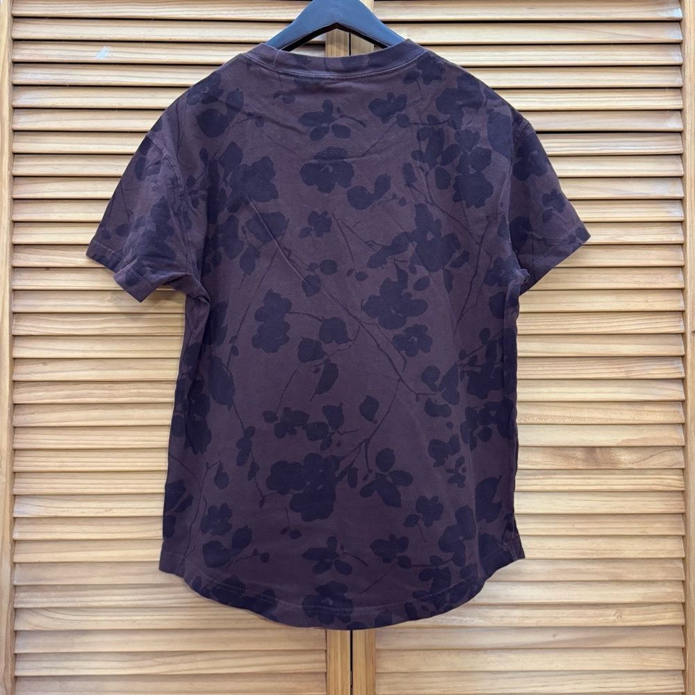 Abercrombie & Fitch Dark Floral relaxed Tee size small - Picture 4 of 5
